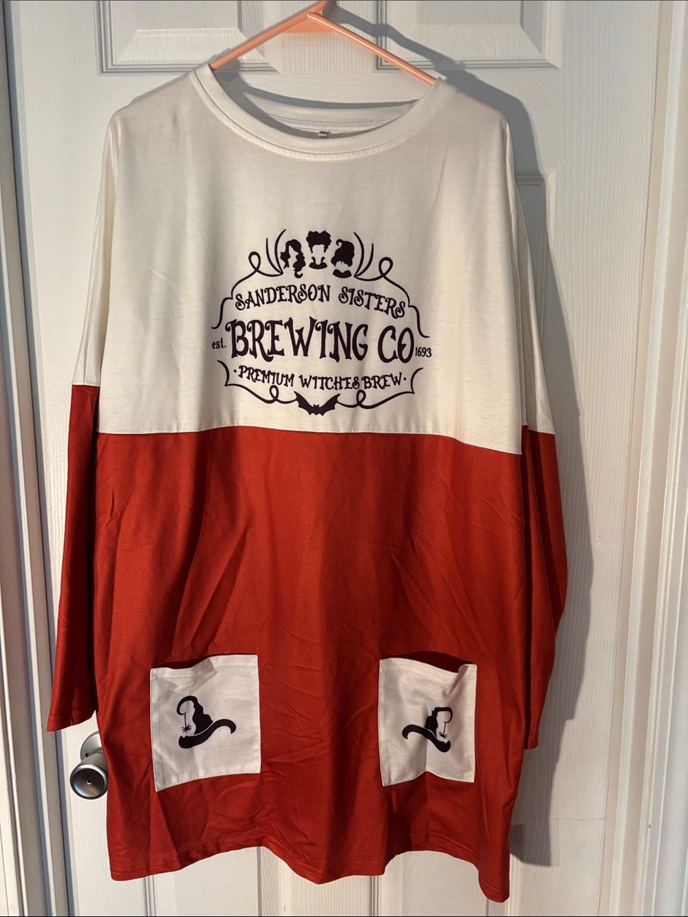 Sanderson Sisters Brewing Co. Two-Tone Tunic Top in White and Rust